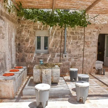 Apartment Trulli Almaviva Con Piscina A Sfioro