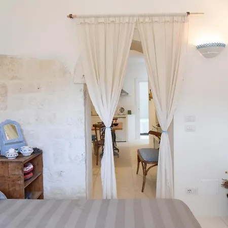 Trulli Almaviva Con Piscina A Sfioro Apartment