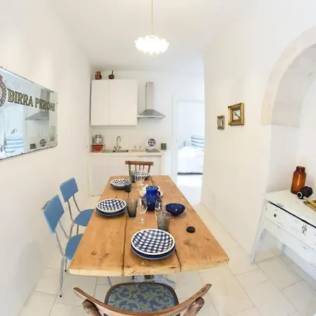 Trulli Almaviva Con Piscina A Sfioro Apartment