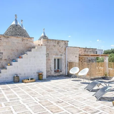 Trulli Almaviva Con Piscina A Sfioro * Cisternino