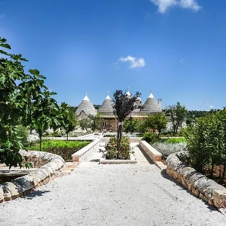 Trulli Almaviva Con Piscina A Sfioro *