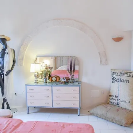 Apartment Trulli Almaviva Con Piscina A Sfioro Cisternino