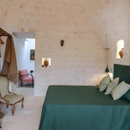 Trulli Almaviva Con Piscina A Sfioro *