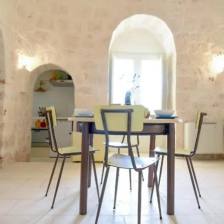 Trulli Almaviva Con Piscina A Sfioro Apartment Cisternino
