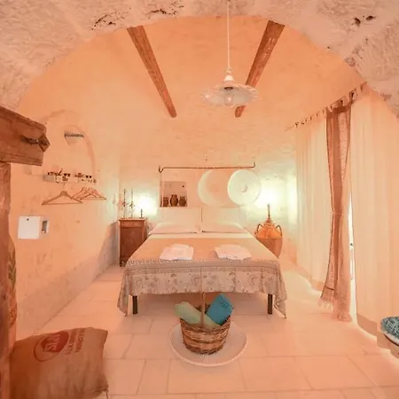 Apartment Trulli Almaviva Con Piscina A Sfioro