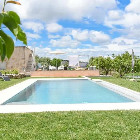 Trulli Almaviva Con Piscina A Sfioro *