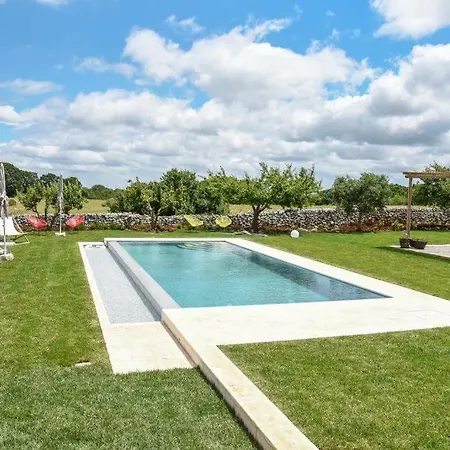 Trulli Almaviva Con Piscina A Sfioro Apartment *