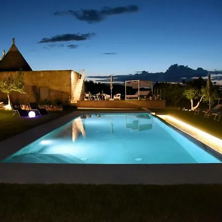 Apartment Trulli Almaviva Con Piscina A Sfioro Cisternino