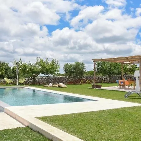 Trulli Almaviva Con Piscina A Sfioro * Cisternino