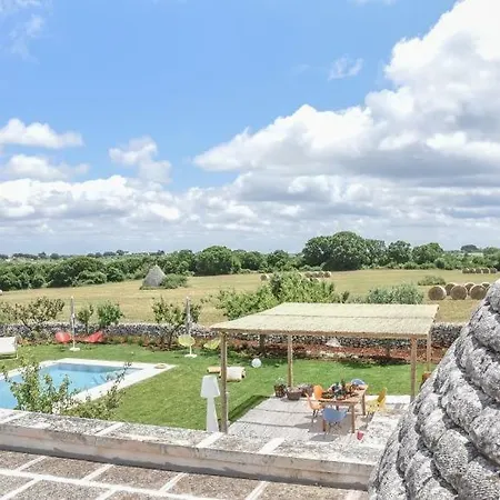 Trulli Almaviva Con Piscina A Sfioro * Cisternino
