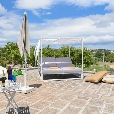 Trulli Almaviva Con Piscina A Sfioro Lägenhet *